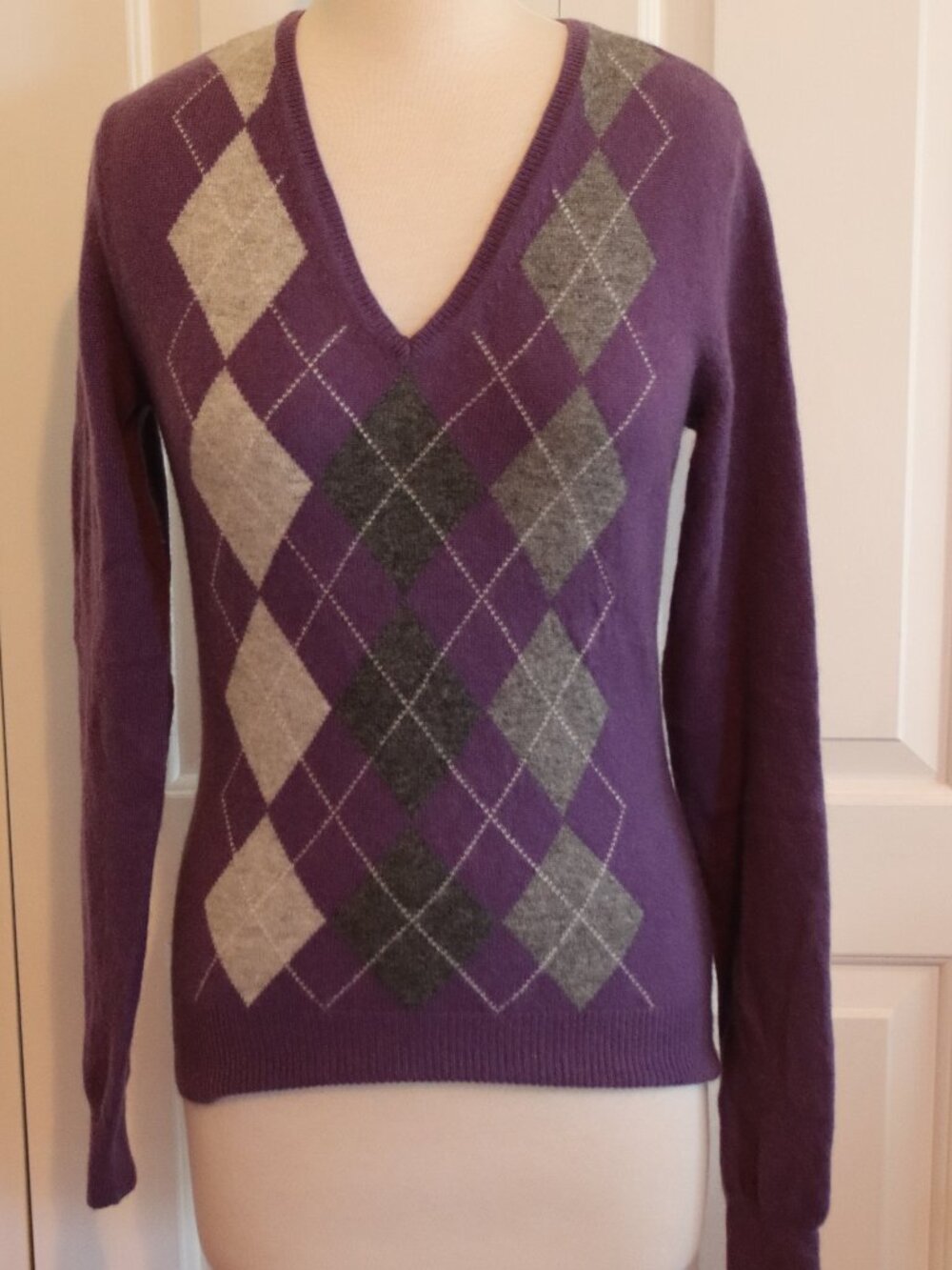 Apt 9 100% Cashmere Pullover V-Neck Long Sleeve Sweater Size Med Purple / Grey